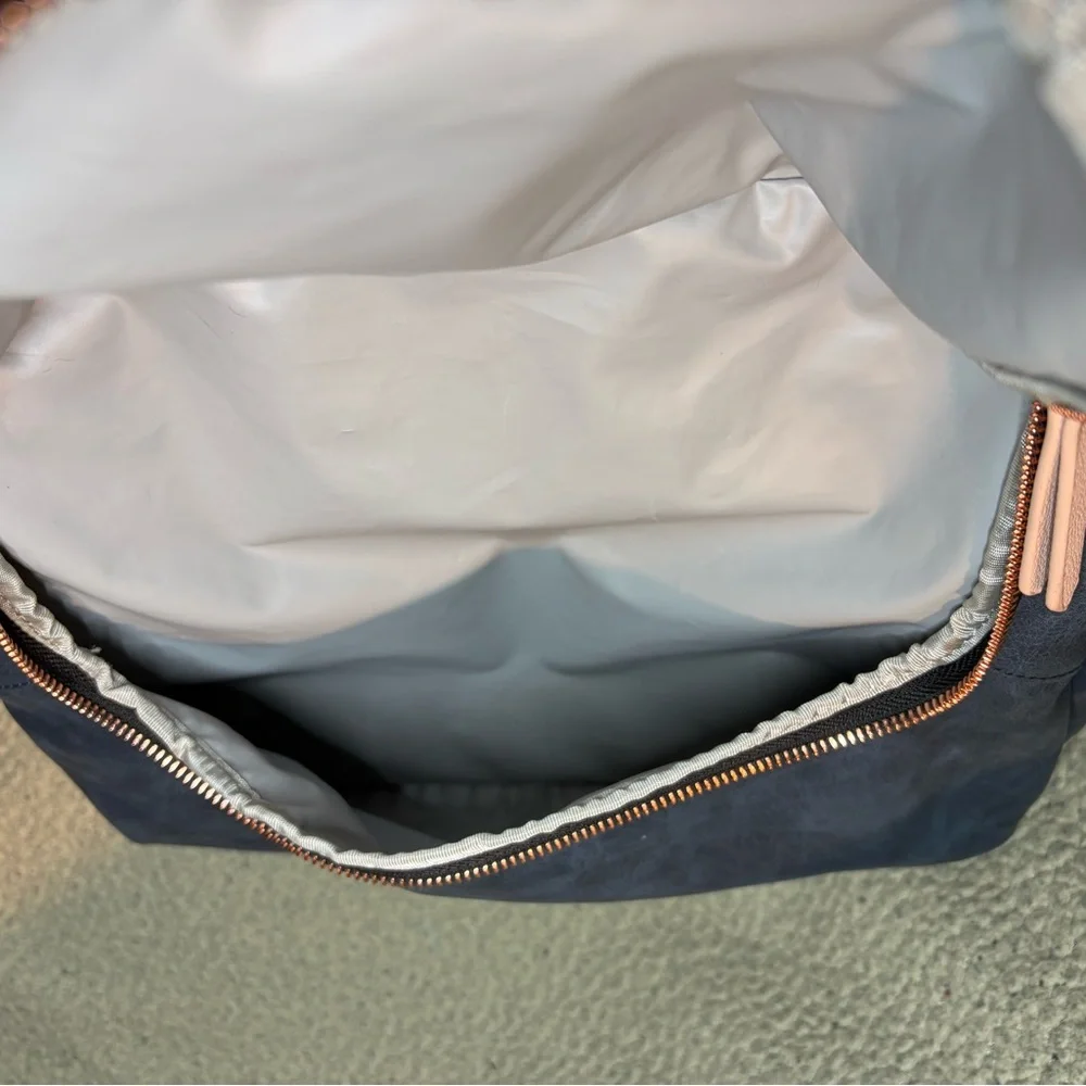 Petunia Pickle Bottom Navy and Blush Diaper Bag